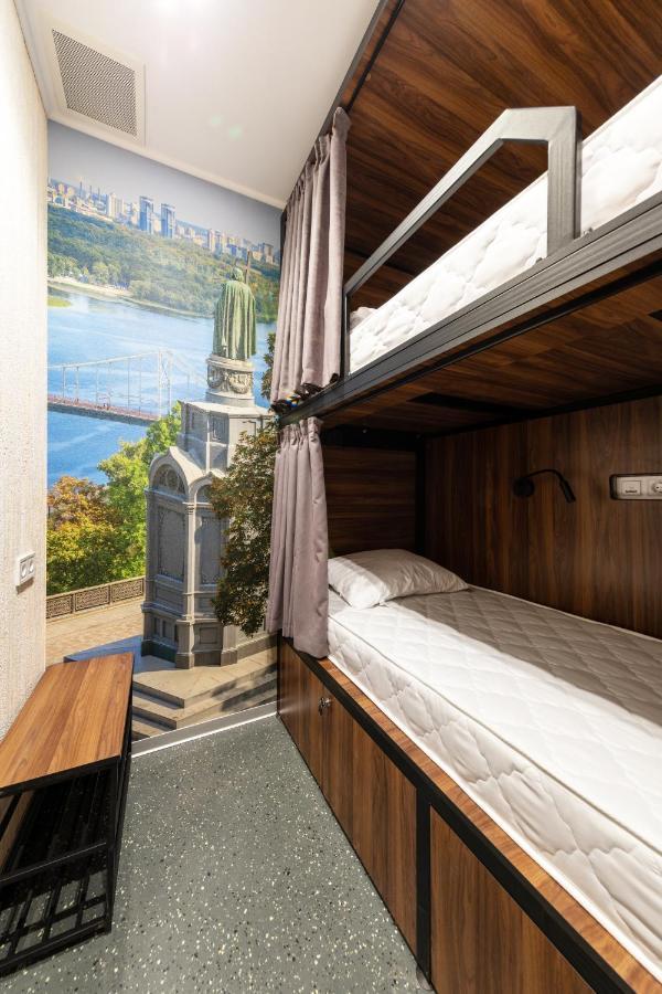 Misto Capsule Hotel Kiev Ngoại thất bức ảnh
