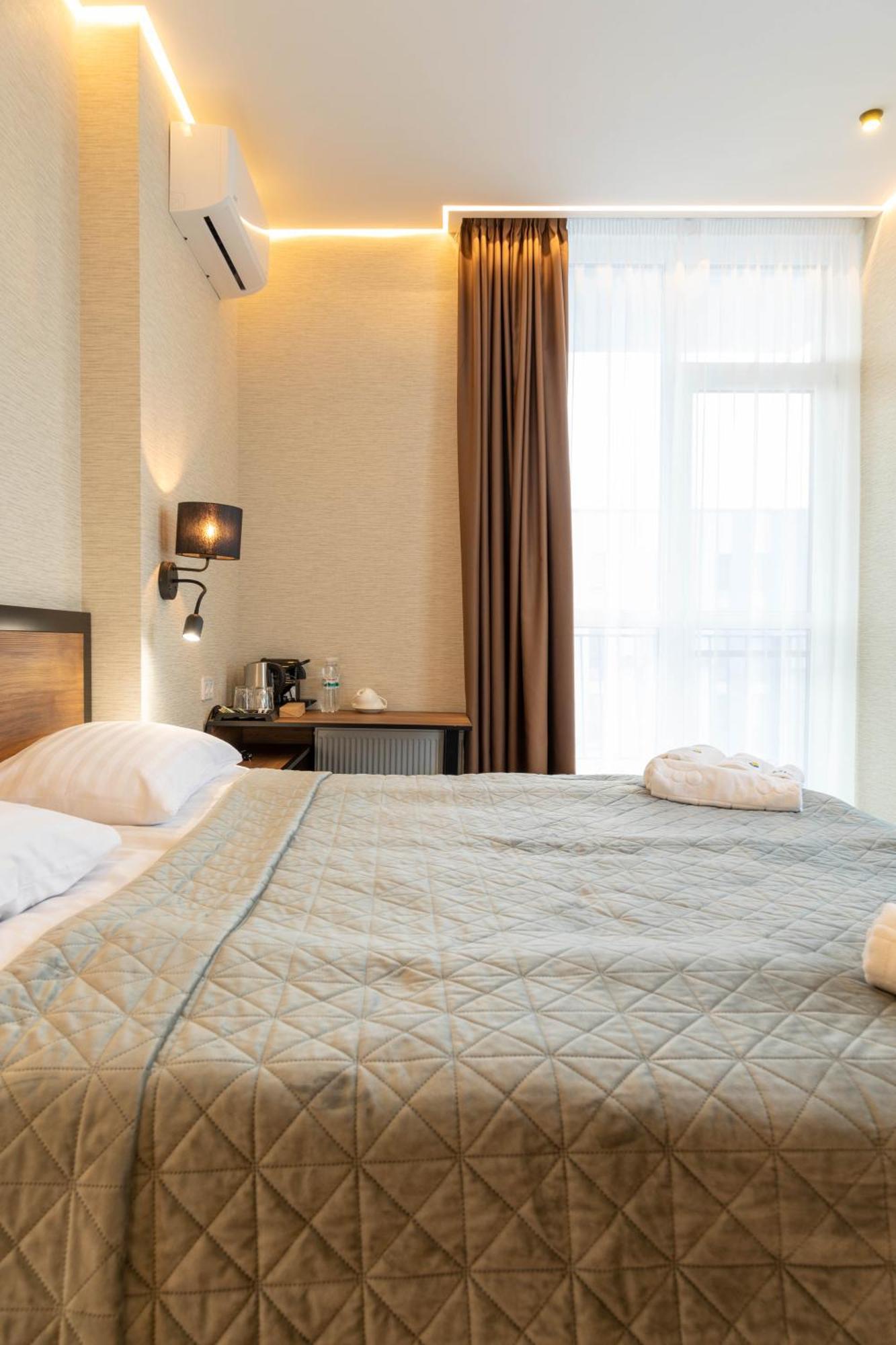 Misto Capsule Hotel Kiev Ngoại thất bức ảnh